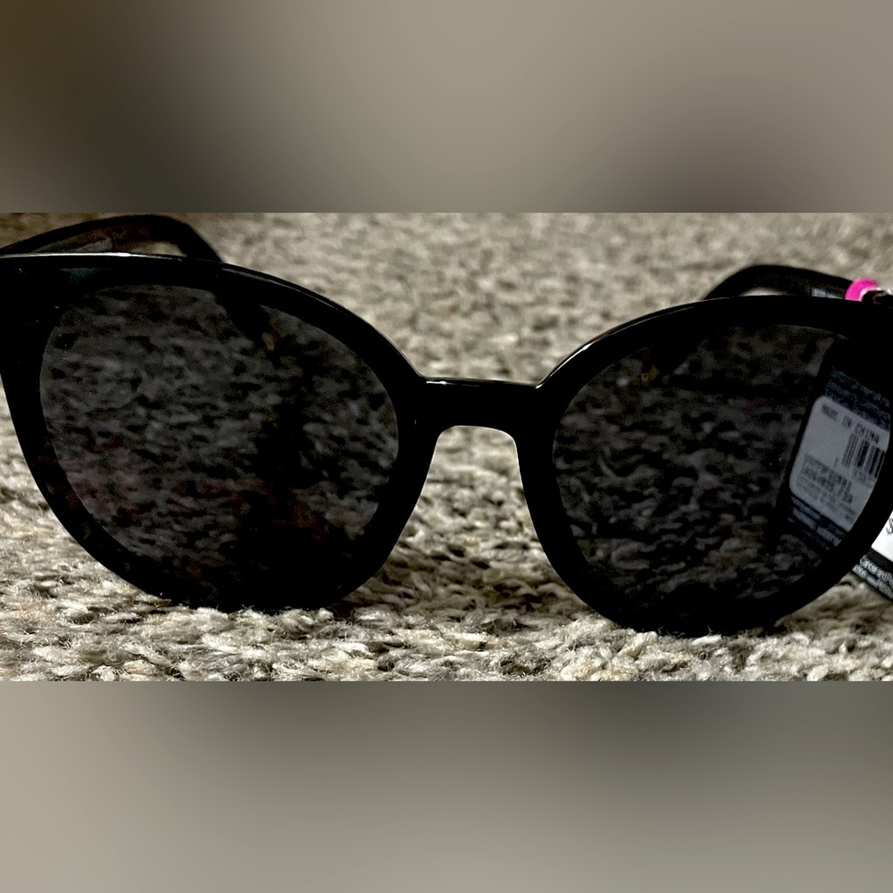 Classy & Elegant Ladies Cat Eye Sunglasses New with Tag